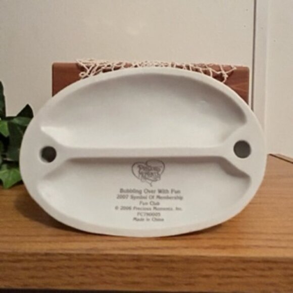 Precious Moments "Bubbling Over with Fun" 2007 Membership Only figurine - Picture 3 of 3